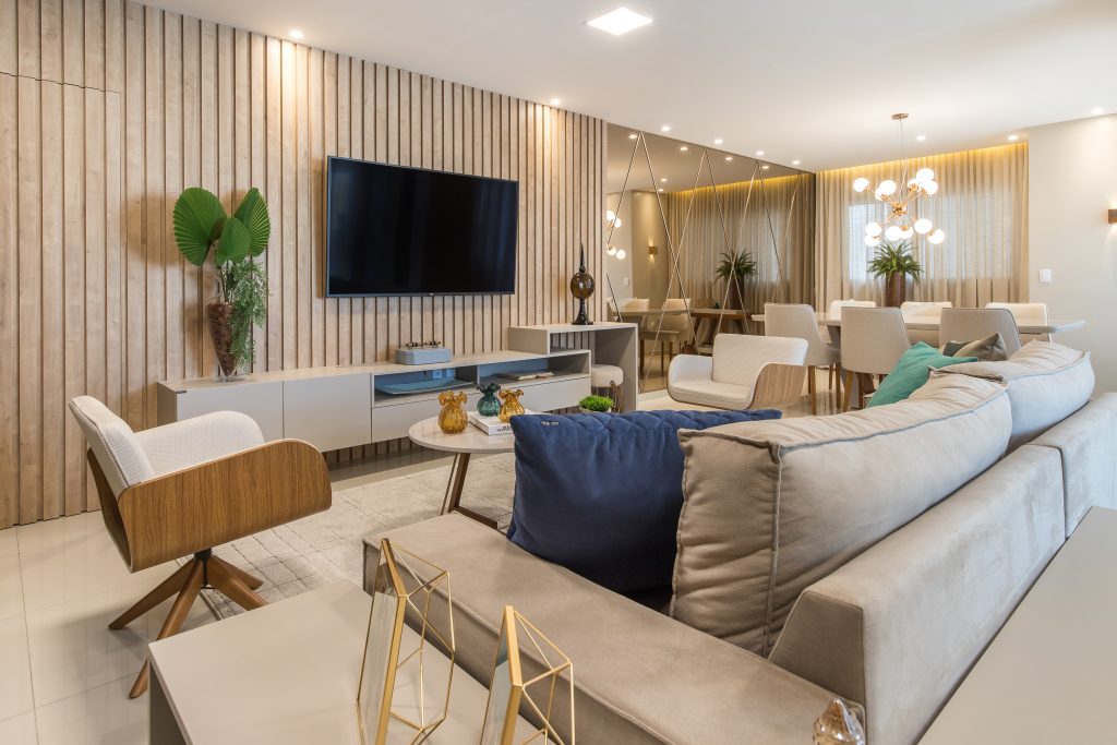 decoração aconchegante - sala de estar - ripado - painel de madeira